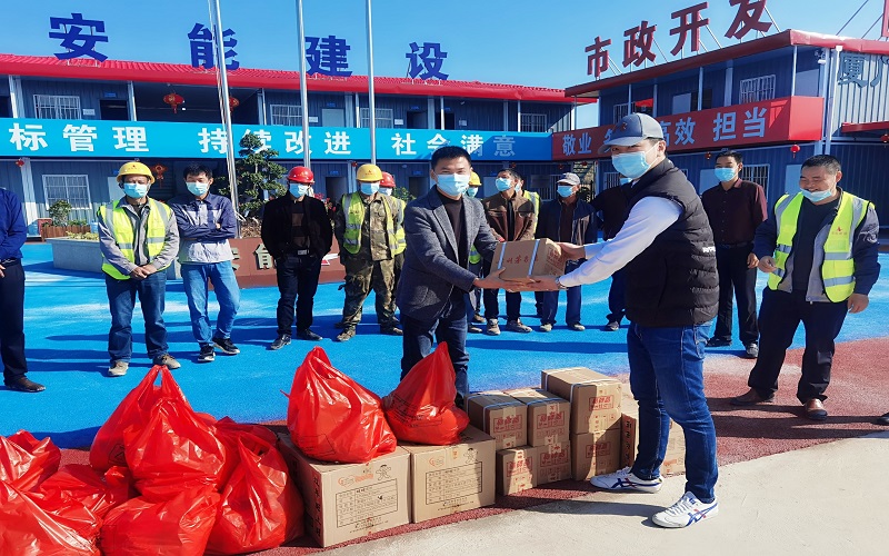 把溫暖送到一線，讓真情陪伴堅(jiān)守